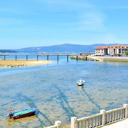 Piso De Playa Con Terraza En El Centro De Vilanova Villanueva De Arosa Exterior photo